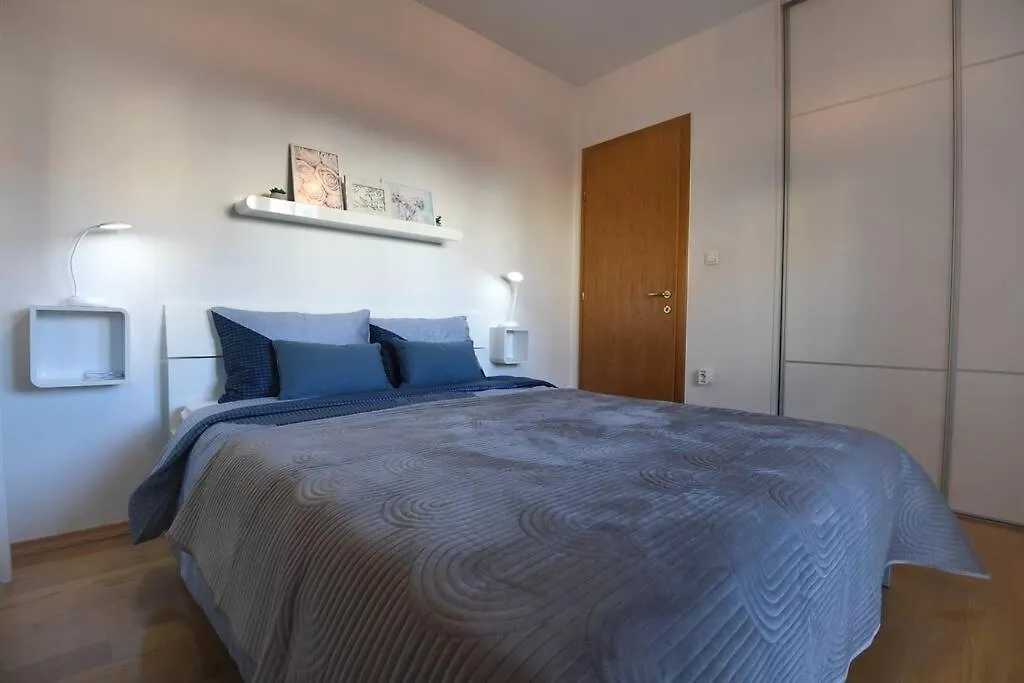 Family Apartment Manuela Zadar