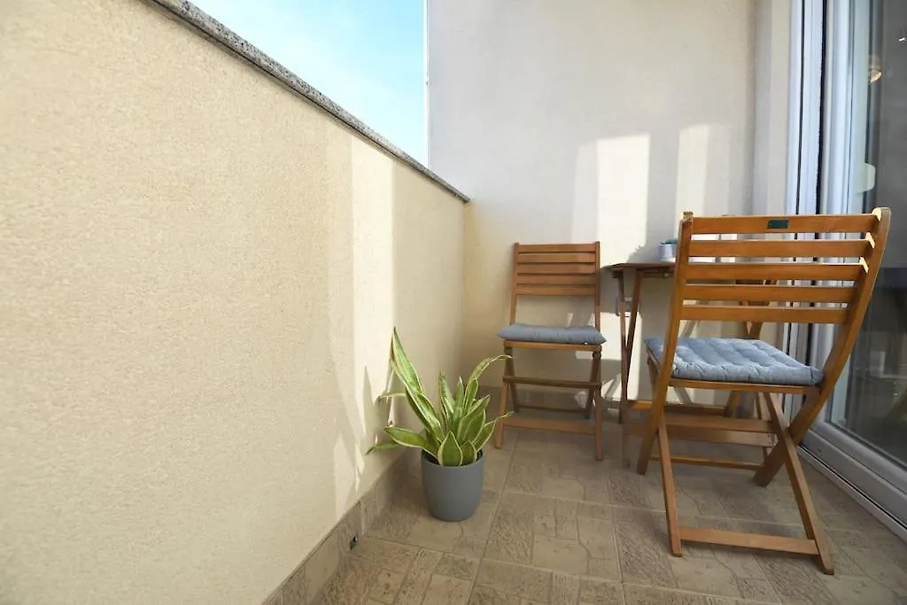 Family Apartment Manuela Zadar