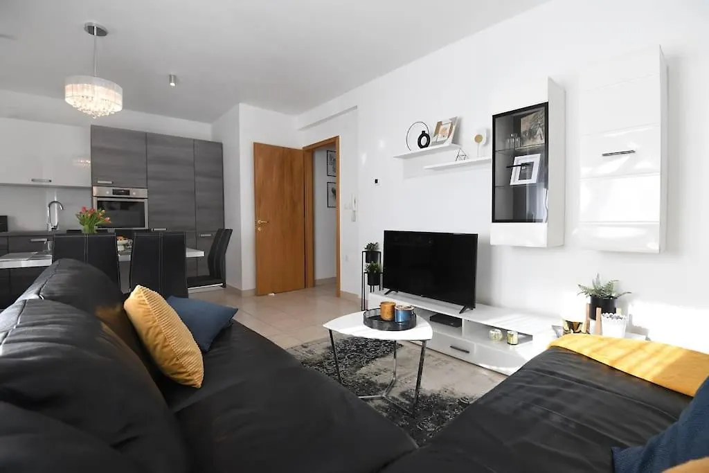 Family Apartment Manuela Zadar